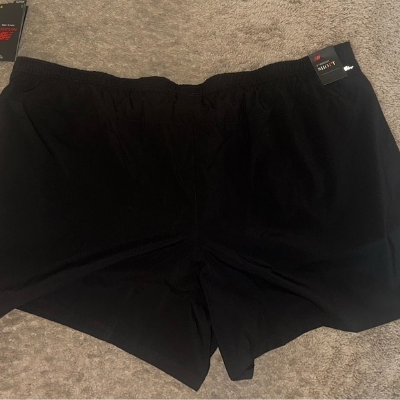 New Men’s new balance size 4XL black shorts 5” seam - Picture 2 of 6